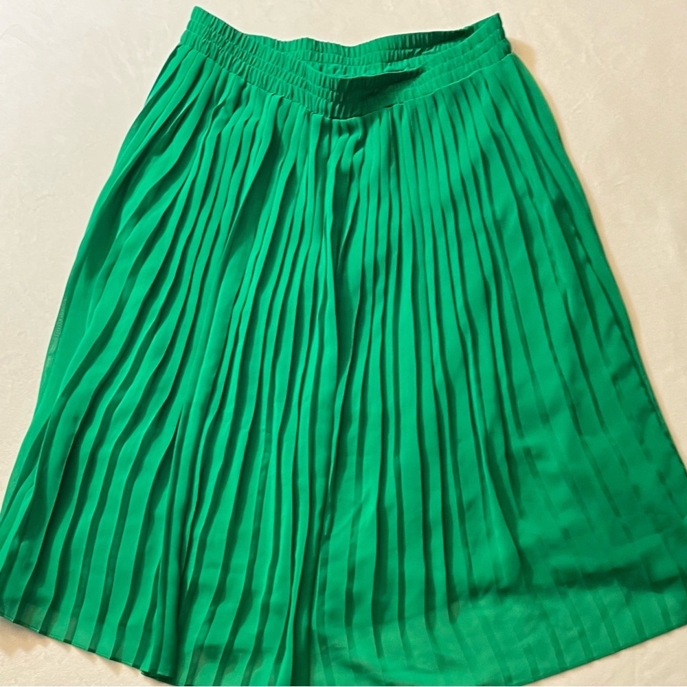 Green Flowy Skirt
